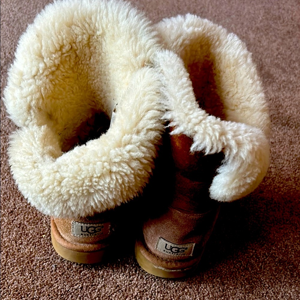 UGG Sheepskin Lined Boots - Chestnut